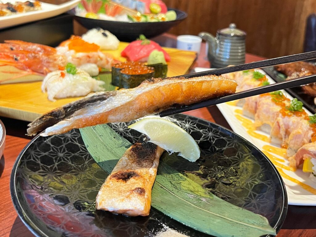 狗一下_對中就享香烤鮭魚肚