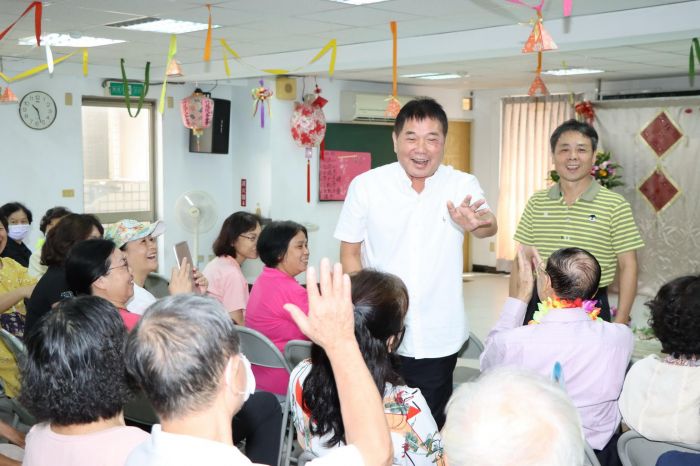 苗縣台社大協會成果發表 鍾東錦演唱客語歌推廣母語
