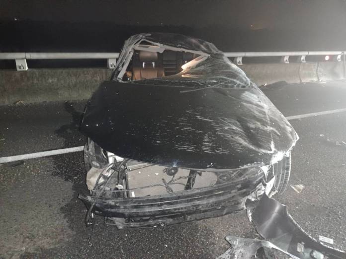 (有片)國道死亡車禍!疑未繫安全帶自撞護欄拋飛出車外 遭後車輾壓慘死 62 | 社會 社會 記者爆料網