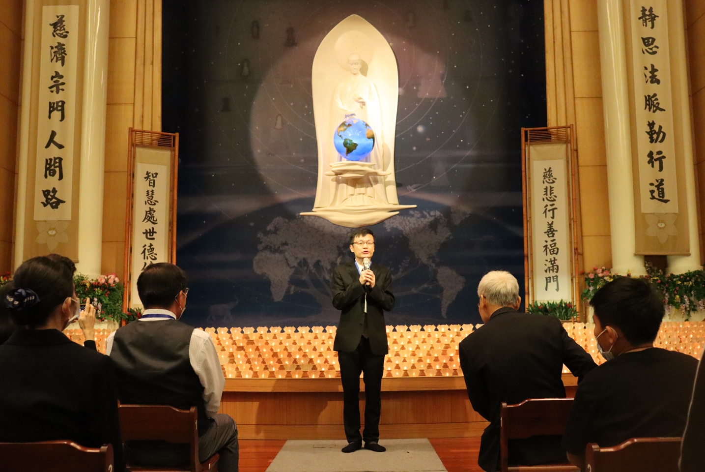 新北市政府教育局張明文局長肯定慈濟與公部門共善合作,在教育用心愛與關懷這群弱勢學子們,提升孩子未來更有希望與競爭力。