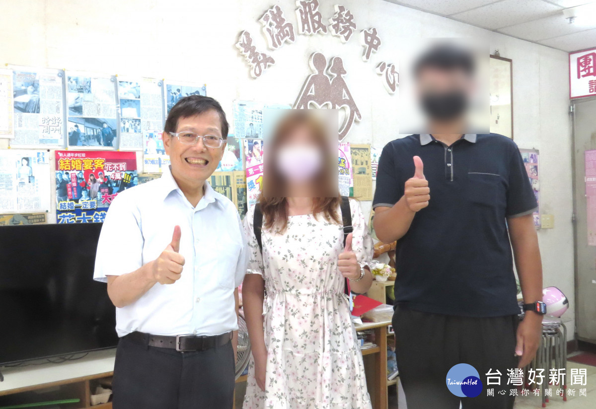 年收超過200萬科技新貴要找視力2.0女生。(照片非當事人)