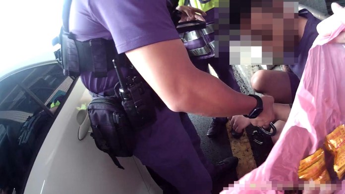 不到24小時又被抓!北市男藏48包毒品 見警攔查全身抖 58 924C317D 1E95 4598 975D DB75092E2509 | 社會 社會 記者爆料網