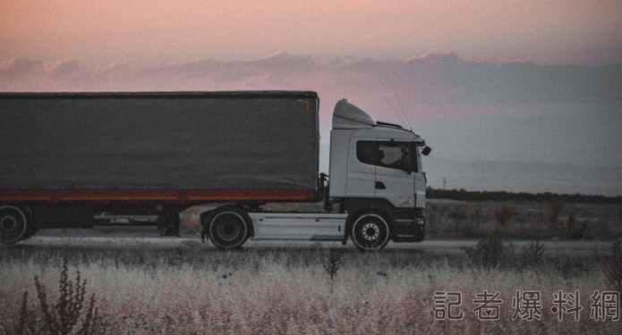 貨車司機欠下龐大債務 竟將公司百萬鋼材載去抵債 63 pexels ahmet polat 5410923 scaled | 社會 社會 記者爆料網