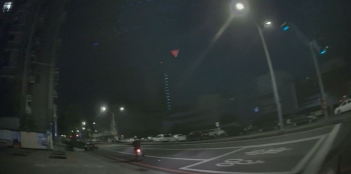 影/警喊「路邊停車」 違規騎士鬼切逆向遭攔 果然酒測值1.31 69 D3EB3B3A 8585 46D8 9D4A 7D89A28D330D | 社會 社會 記者爆料網