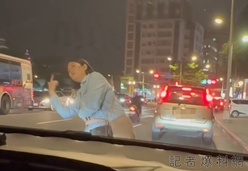 饒河街夜市,婦人,插隊