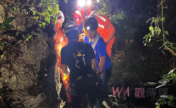 高雄柴壽山海岸又傳意外！警消、岸巡、民搜隊暗夜《叢林穿越》救援