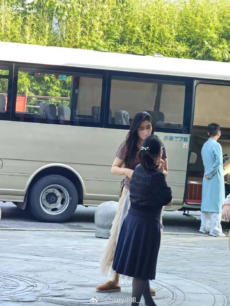 56歳的王祖賢身材高挑。圖/Cherry微博