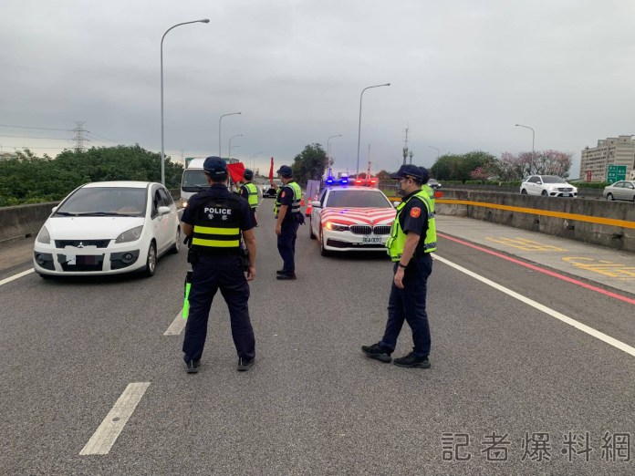 遏止酒駕 11/1起國道1號台中4個交流道不定期封閉路檢 72 1 63 | 社會 社會 記者爆料網