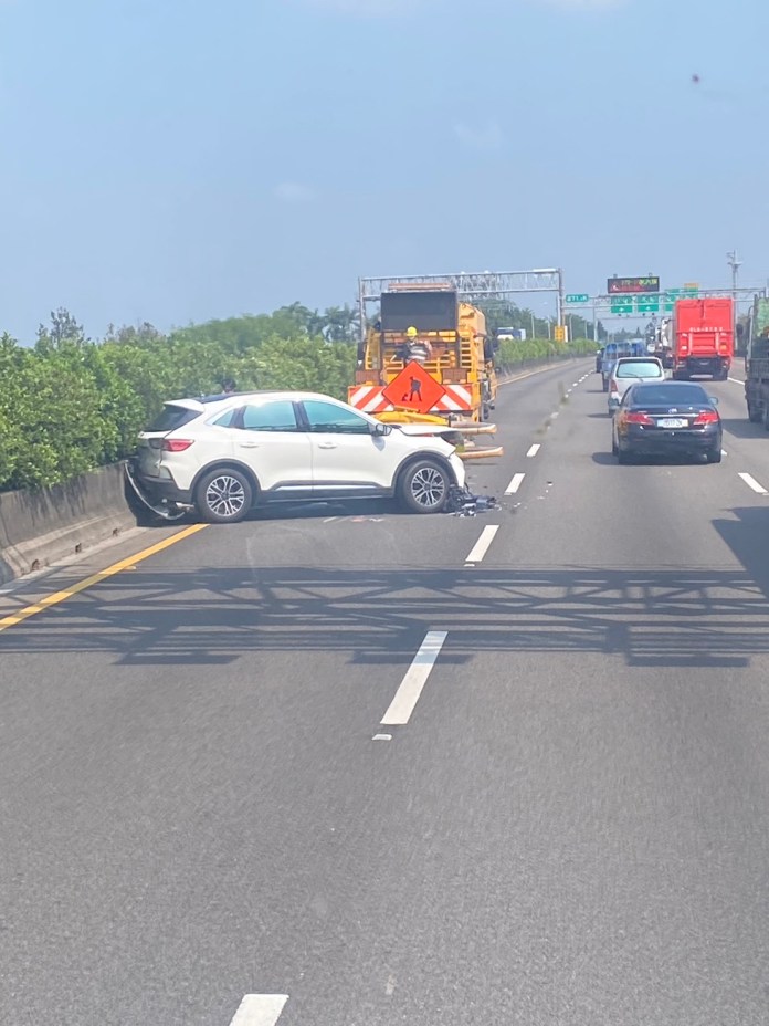 (緩撞車又被撞片)無獨有偶! 國道1號上午連傳兩起緩撞車被撞車禍 69 | 社會 社會 記者爆料網