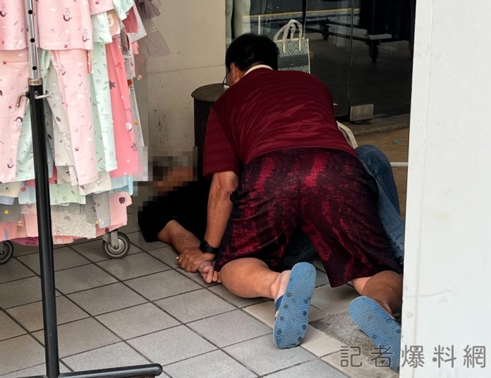 嘉義17歲少年缺錢花用搶銀樓! "持辣椒水狂噴"遭老闆.外送員聯手壓制 63 嘉義,搶銀樓,搶案,少年