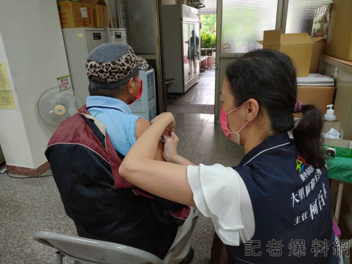 中市公費流感疫苗使用量破6成 11/1起開放50歲以上成人接種 60 11月1日起,公費流感疫苗接種對象擴大50歲以上成人 0 | 健康 記者爆料網