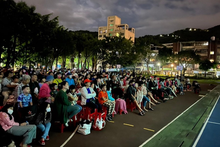 辦萬聖節星光電影與小朋友同樂 許淑華：推動國民義務教育至3歲 313