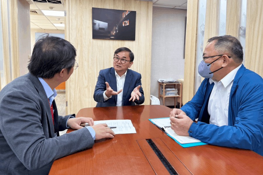 自強號座椅設計不良 台鐵將調整椅背角度、設計腰靠枕 240 照片來源:立法委員劉櫂豪