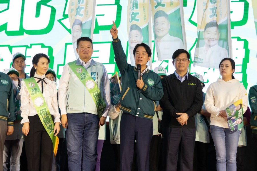 【匯流民調10月份第五週總統大選3-1】市話併手機賴清德民調維持第一 鴻海遭查稅 郭台銘支持度下滑 233