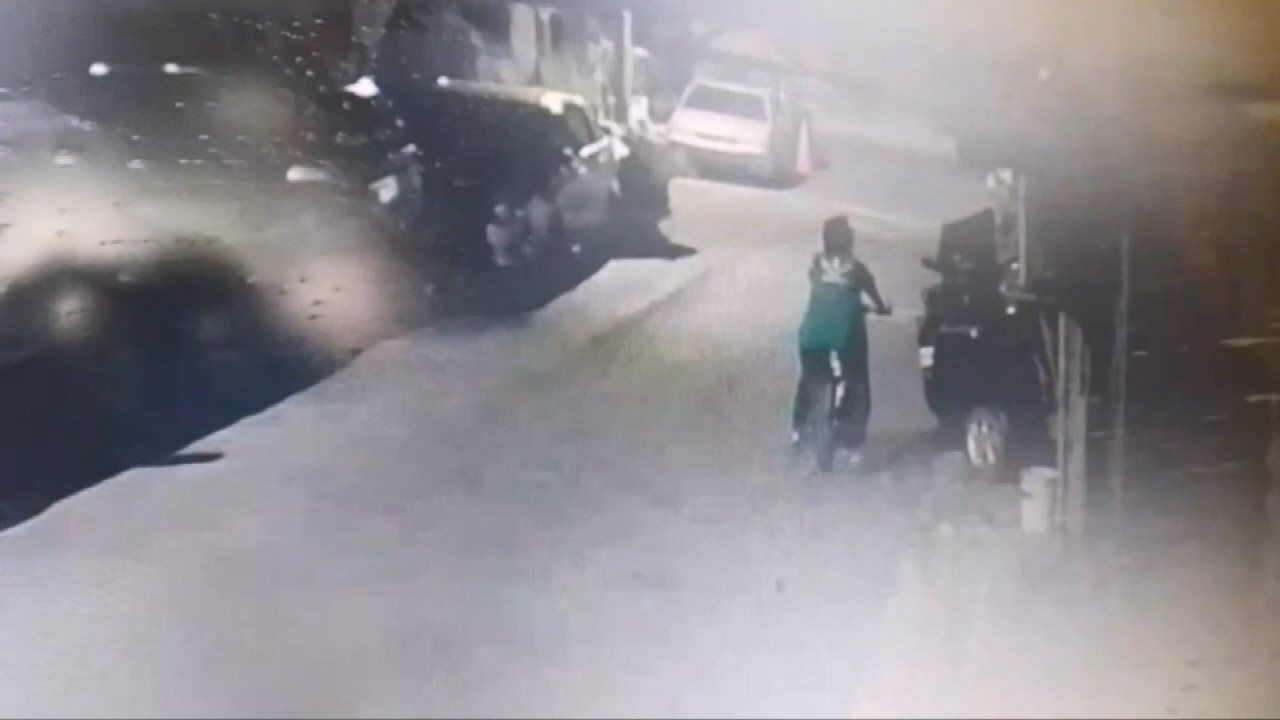 失業男夜深偷翻機車置物箱找零花 警半小時逮到賊 婦直呼「好快！」