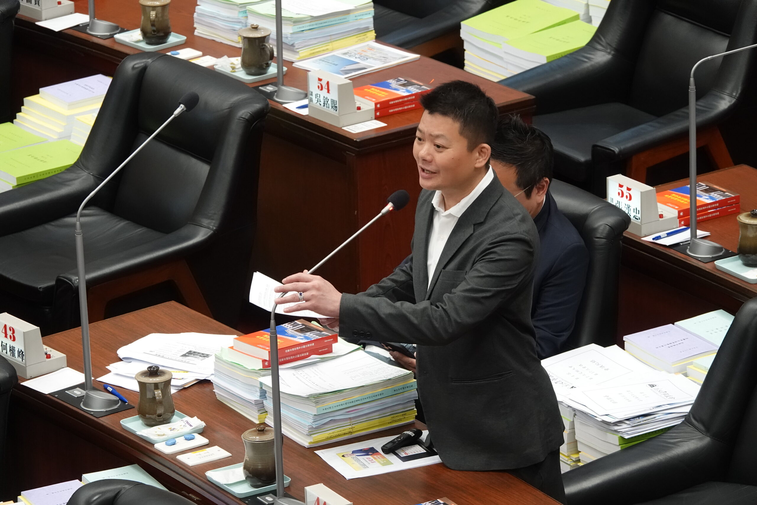 警消環衛等單位與民眾生活息息相關 高市副議長曾俊傑要求這些單位要善用高科技等智慧方式