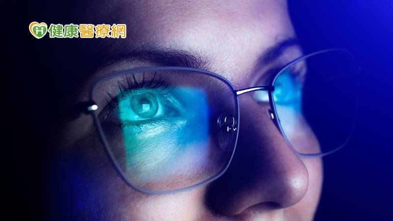 防藍光眼鏡有用嗎? 國外研究:恐無法減輕眼睛疲勞
