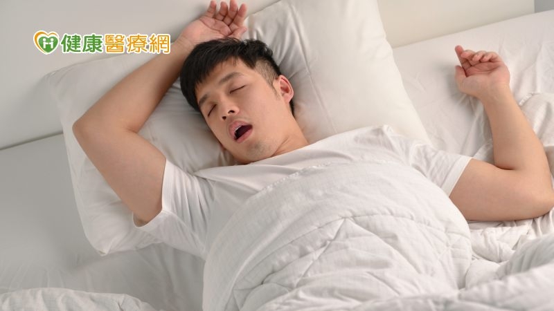 一躺下又秒睡?小心是身體警訊! 7問題自我檢測有無睡眠債問題