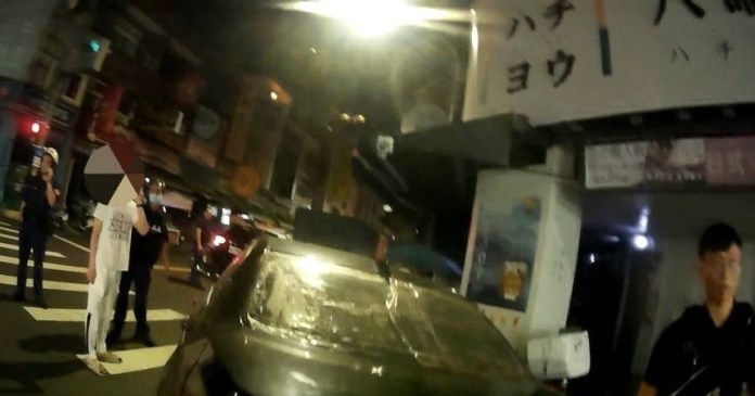 影/還錢來?! 遭追討萬元修車費 男竟持柴刀揮舞 債主驚嚇報警 81 3DCD90A6 D8BF 47D5 B70D 19E6A2E9342F | 社會 社會 記者爆料網