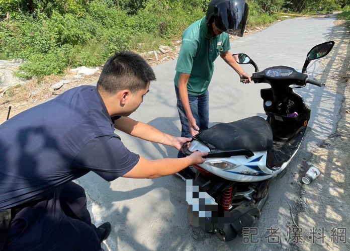 身障男機車陷水泥地「刁車」 霧峰警化身浩克助拖困 84 1 1 | 社會 社會 記者爆料網