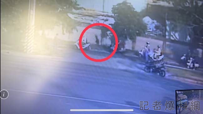 影/中林路機車擦撞他竟逃逸 警追車牌竟掛名倒閉車行 80 01B54A82 F5EF 4D1A 903B 81F48D7F4362 | 社會 社會 記者爆料網