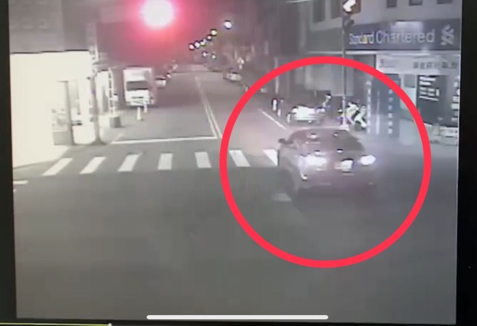 (敲破車窗行竊片)敲破車窗行竊橫行豐原! 警方逮捕兩嫌 79 | 社會 社會 記者爆料網