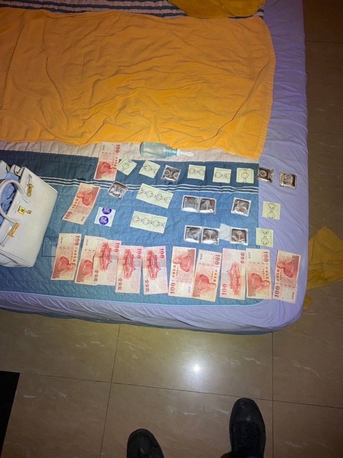 影/桃園透天厝藏春色 應召小姐洗完澡 錢還沒收 警方就來了 80 9DE8219E 2084 44B1 B09D 843C50BA8A3C | 社會 社會 記者爆料網