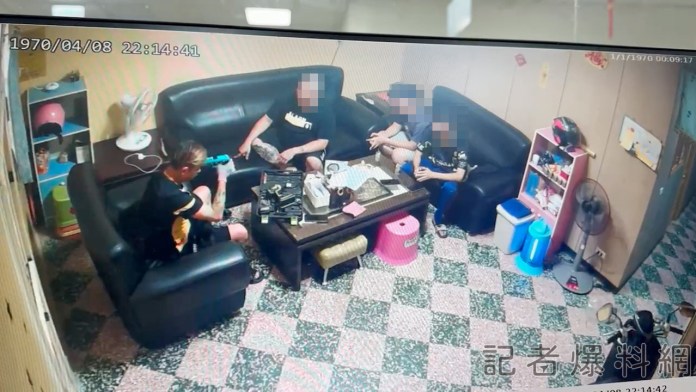 桃園男子把玩改造槍抵頭 下一秒走火爆頭慘死 63 1 2 | 社會 社會 記者爆料網