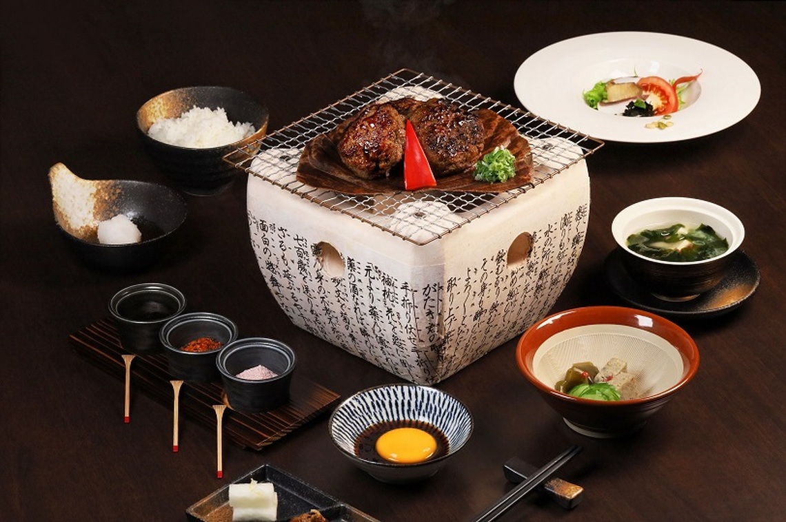 在高雄萬豪酒店就能吃到日式漢堡排! 京樂日本料理餐廳推出頂級A5和牛漢堡排 每日新鮮手打限量供應