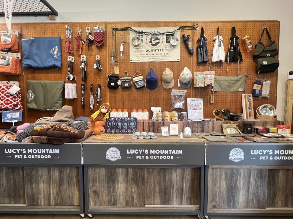 LUCY'S MOUNTAIN還致力於推出更多創新的寵物戶外用品
