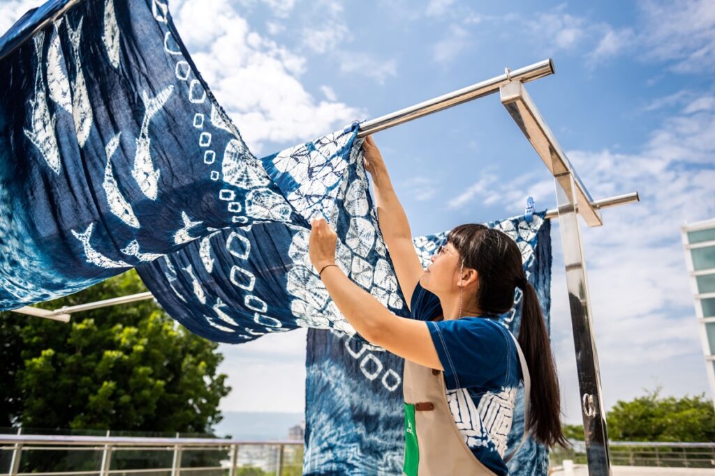 工藝家湯文君工作照。（圖/工藝中心提供）