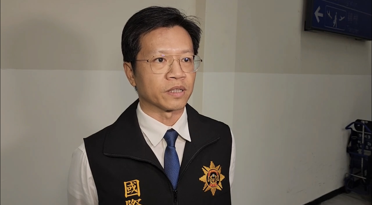 刑事警察局國際刑警科研究員李昆達說明。（記者徐煜勝翻攝）