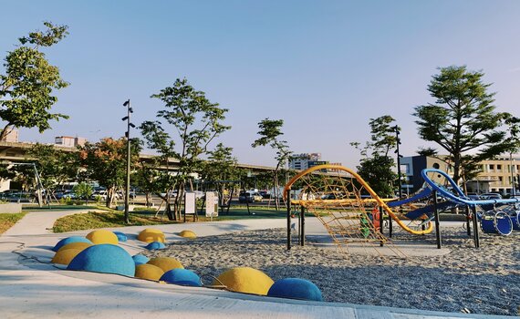 陽光花卉公園活力綻放 台中東區十全公園開放啟用