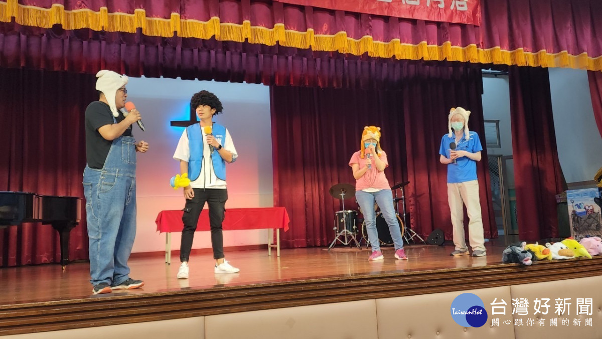 有聲書繪本以劇團表演結合五感闖關體驗兩種形式，讓盲童沉浸式感受與多元學習。