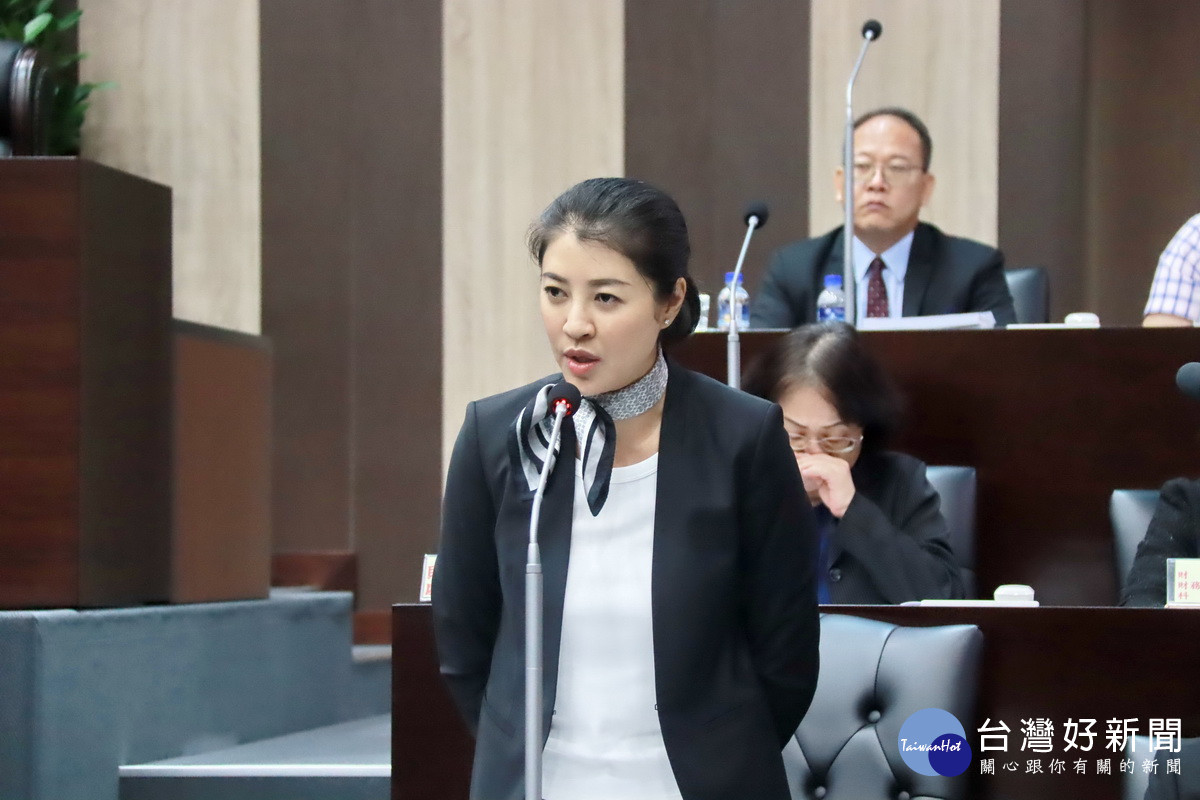 許縣長允積極爭取經費改善。(記者扶小萍攝)