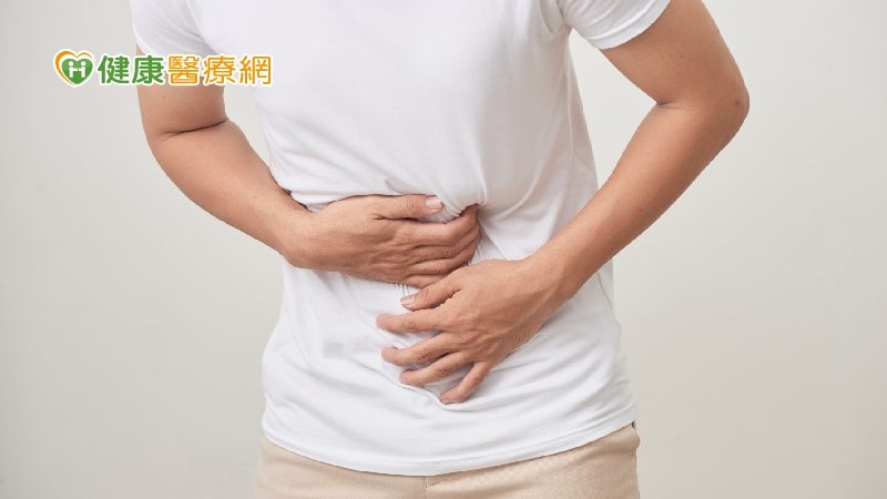 淋巴瘤不只會長在頸部、腋下! 1男腸道淋巴瘤大量血便、休克
