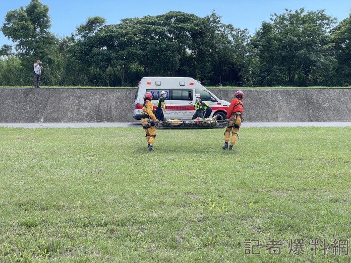 山友挑戰馬博橫斷摔斷腿 空勤吊掛後送就醫 64 1 10 | 社會 社會 記者爆料網