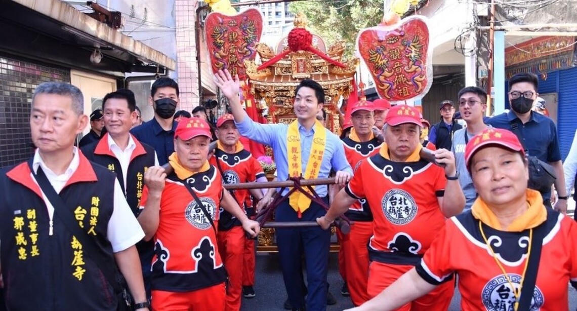 出席「財團法人臺北葫蘆寺遶境起駕大典」 蔣萬安祝福葫蘆寺信眾絡繹不絕、香火綿延萬年