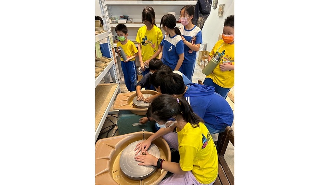 國立工藝中心助台南志開實小創作眷村生活陶器