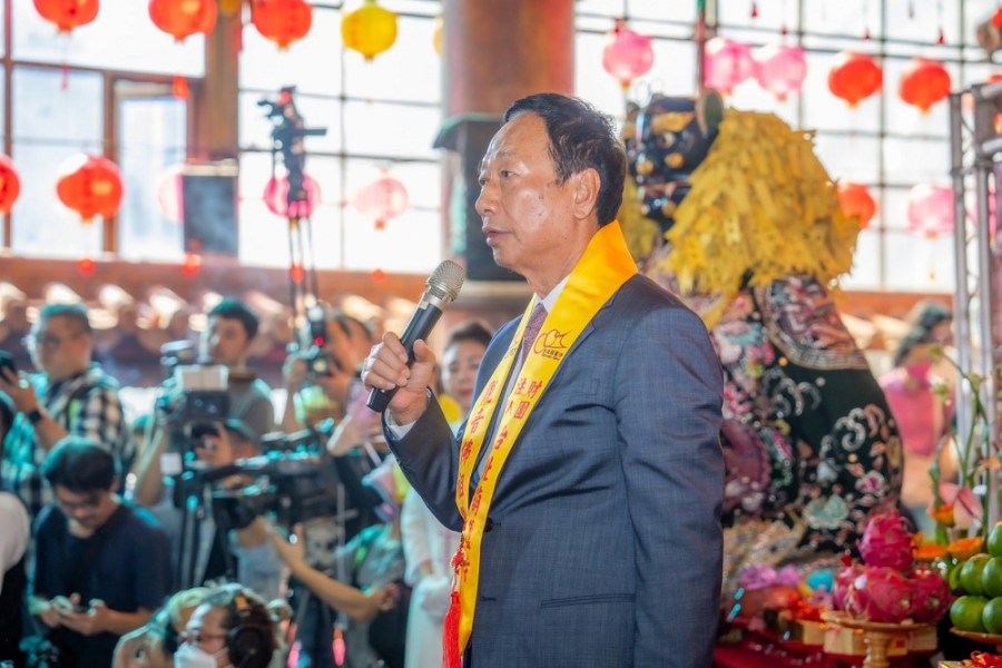 台北葫蘆寺祈福 郭台銘喊話執政者:將和平當作首要之務 250 台北葫蘆寺祈福 郭台銘喊話執政者:將和平當作首要之務 249