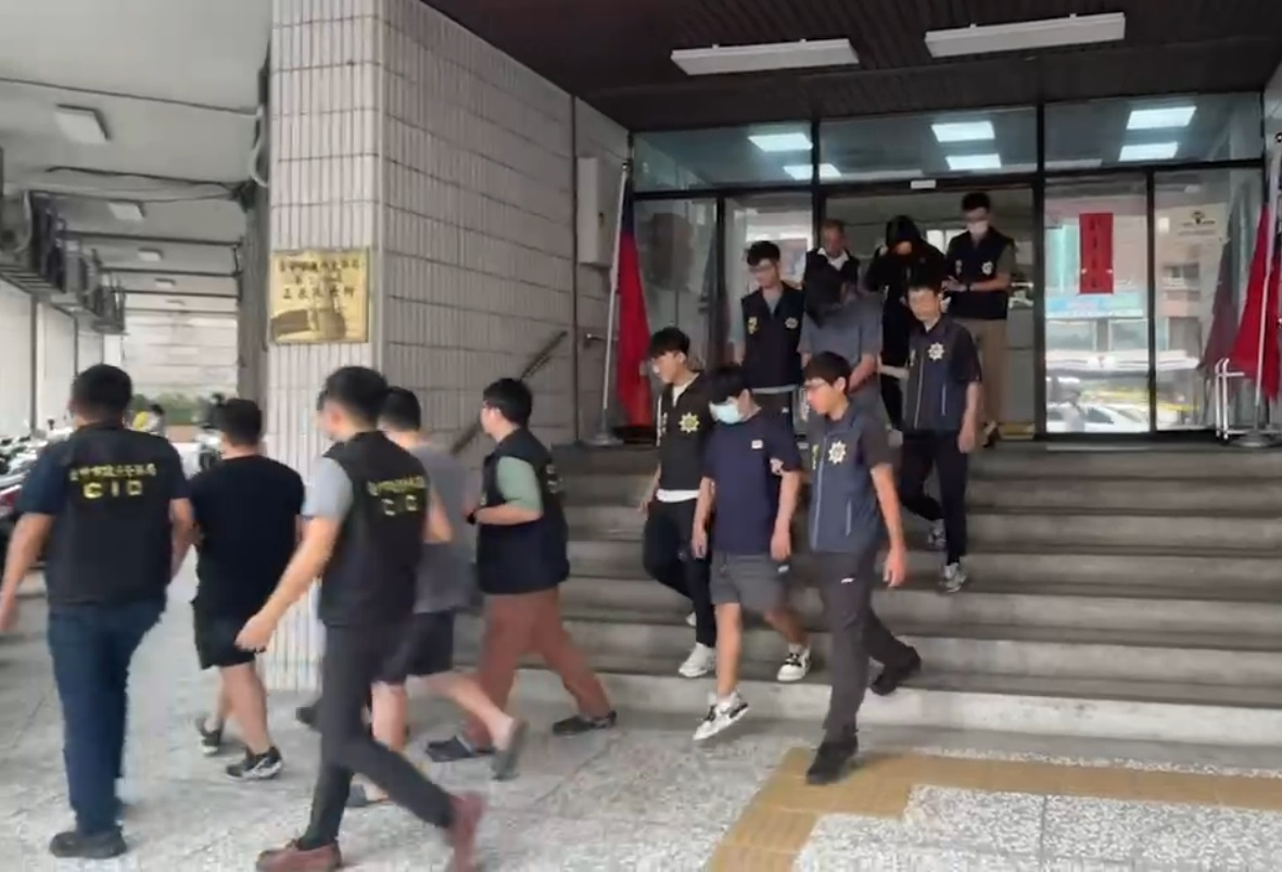 ▲圖說：盜刷集團利用釣魚簡訊盜取民眾信用卡資訊，遭警方一網打盡            （圖／台中市政府提供）