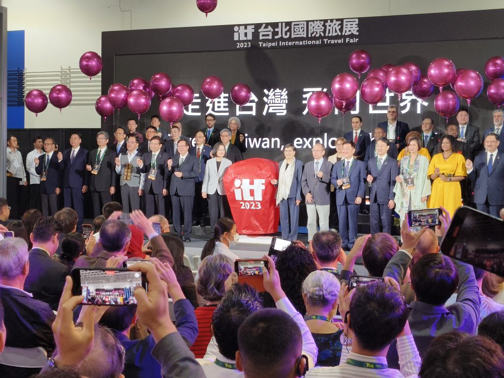 葉菊蘭表示,ITF是台灣國家級、最具指標性、且足以吸引世界各國買家參與的旅展,讓業者可以透過面對面交易,確定年度採購與銷售訂單,對創造觀光產業的產值非常重要。(攝影/蔡昀臻拍攝)