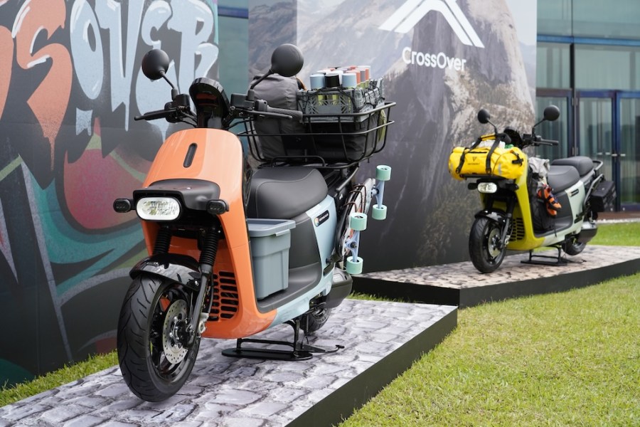 輪跨界休旅報到!Gogoro CrossOver 功能滿點、還有百款客製化車色選擇 177 cnews124231024a03