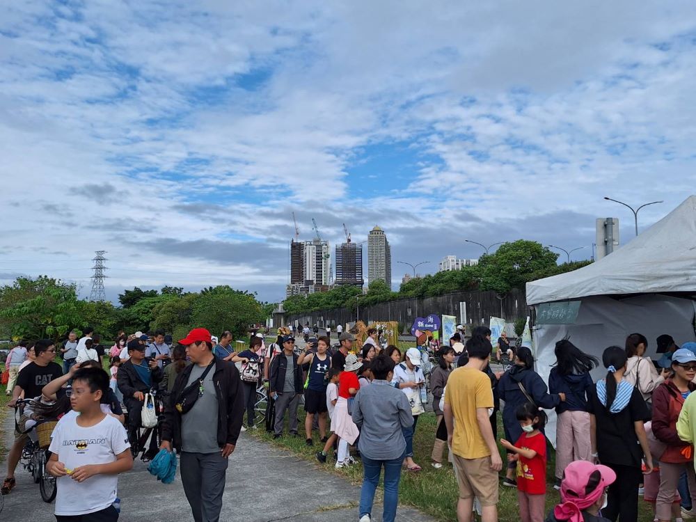 新北濕地藝術季參加濕地導覽。〈高灘處提供〉