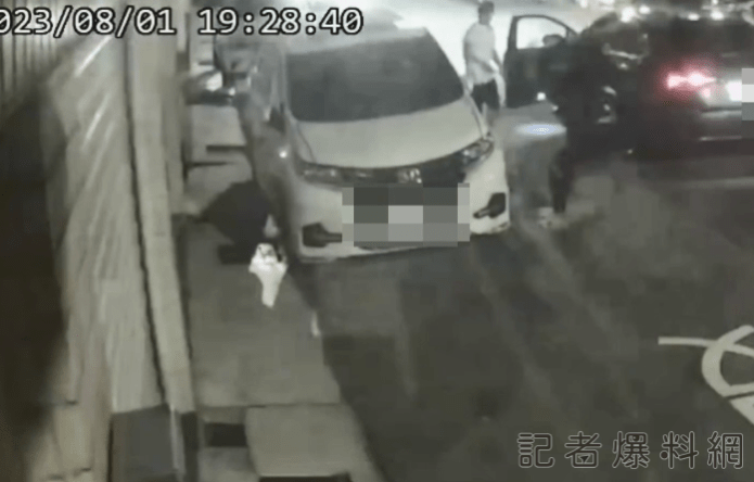 中古車買賣引糾紛! 暴力集團使出丟雞蛋撒冥紙還放鞭炮、砸車 11 暴力集團 丟雞蛋 撒冥紙 放鞭炮 砸車