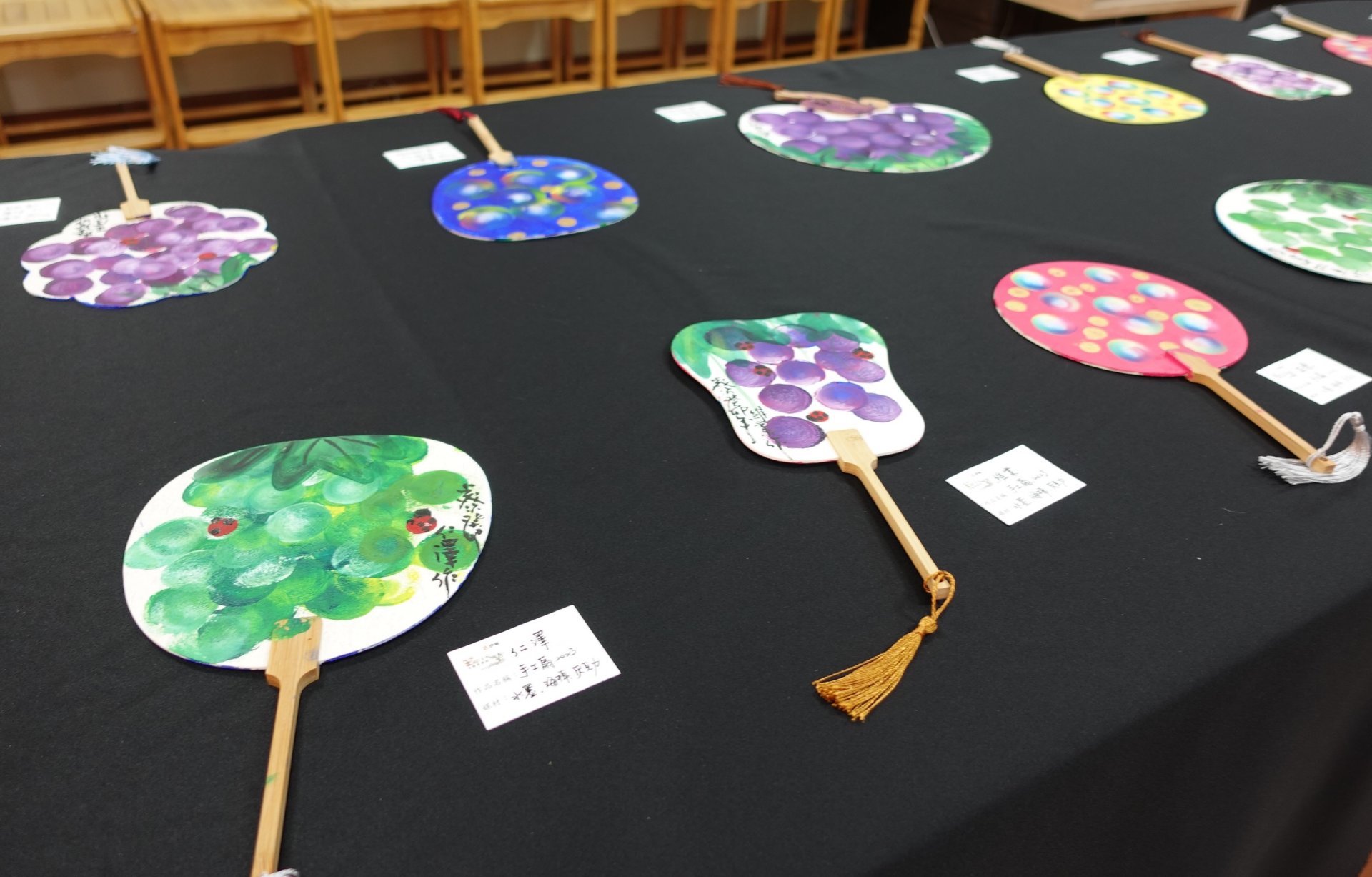 宜蘭教養院20週年院慶展出流體畫、拓印、染布等創作，展現住民的生命力。