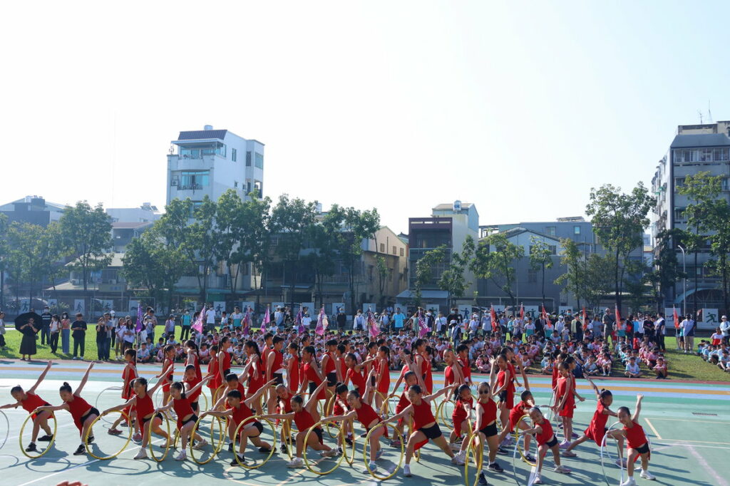 崇文國小熱力演出慶125校慶