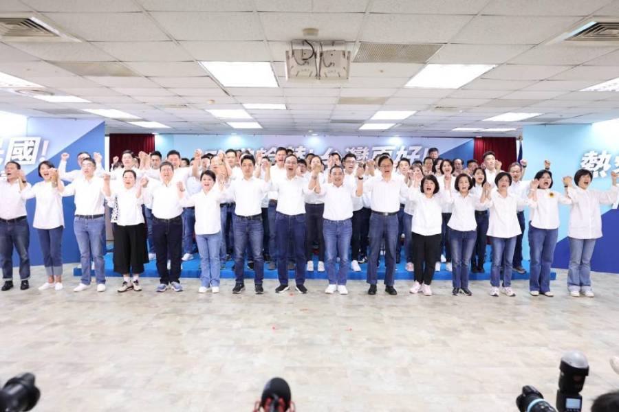 挺藍白合方案二選一 藍營15縣市首長齊籲:民眾黨以民眾為念 240 侯友宜與國民黨籍縣市首長合照的資料照