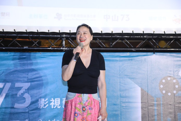金馬影后陸小芬出席《本日公休》特映 百人體驗「躺著看電影」 62 | 藝文娛樂 藝文娛樂 記者爆料網