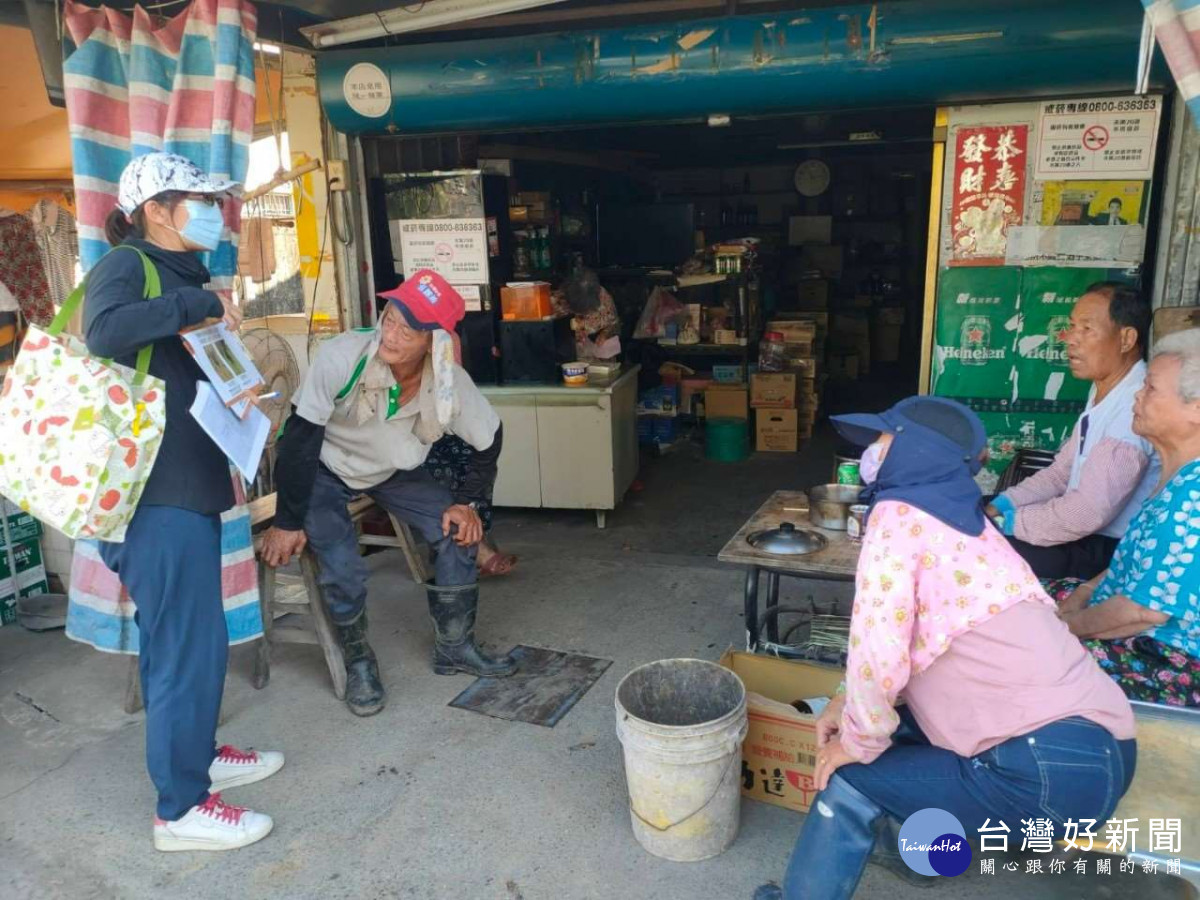 縣府人員前往古坑棋盤村到宅訪視及衛教／翻攝照片